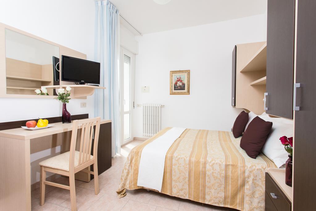 Hotel Asiago Beach Лидо-ди-Савио Номер фото