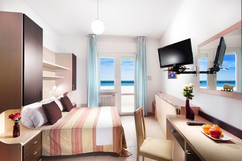 Hotel Asiago Beach Лидо-ди-Савио Номер фото